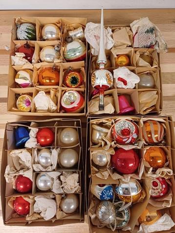 45 Vintage kerstballen en een piek beschikbaar voor biedingen