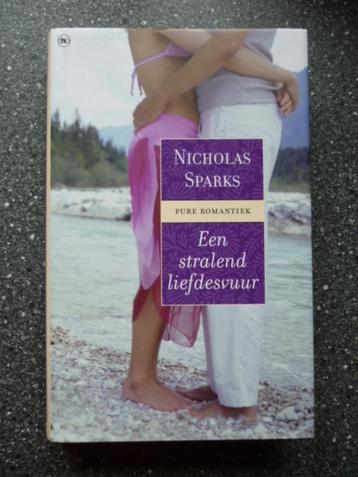 Nicholas Sparks - Een stralend liefdesvuur beschikbaar voor biedingen