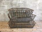 Grote metalen oestermand met handvatten / per stuk te koop, Overige materialen, Gebruikt, Mand, Ophalen of Verzenden