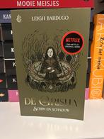 De Grisha - Schim en Schaduw (Leigh Bardugo), Boeken, Fantasy, Ophalen of Verzenden, Zo goed als nieuw