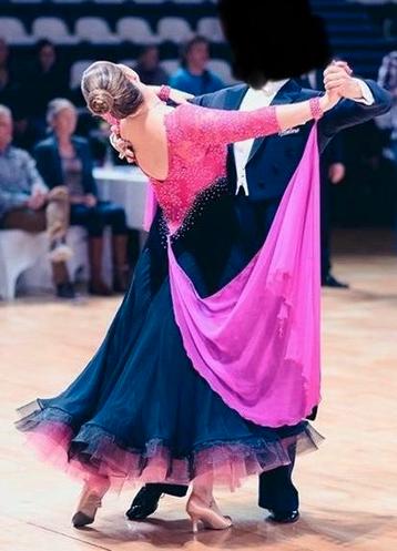 Ballroomjurk - zwart / roze mt 38/40 beschikbaar voor biedingen