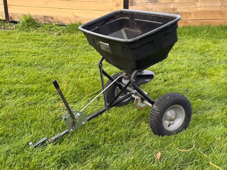 Strooiwagen/kunstmeststrooier getrokken, Tuin en Terras, Aarde en Mest, Overige typen, Ophalen
