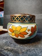 Puntgave rozensteker gouda plateel, Ophalen