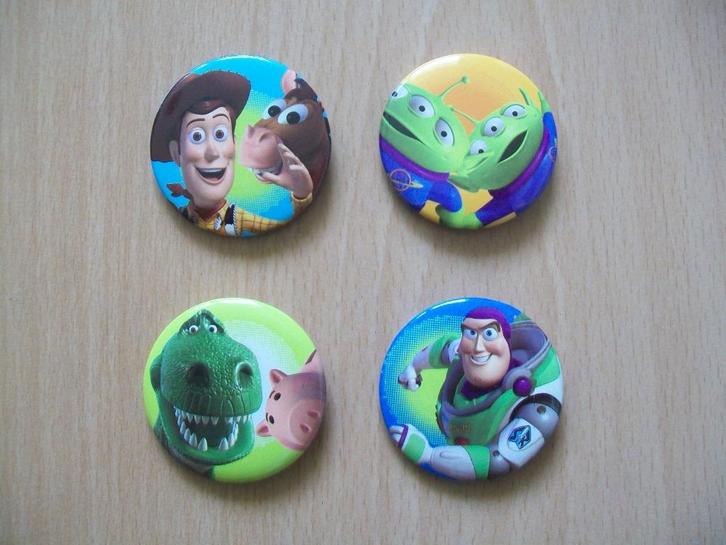NIEUW! - Toy Story 3 button / buttons - 4 stuks - NIEUW!, Verzamelen, Disney, Nieuw, Overige typen, Overige figuren, Ophalen of Verzenden