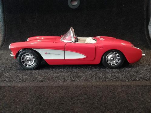 Chevrolet Corvette Roadster 1957 - 1:18 - SUMMER DEAL  -25%, Hobby en Vrije tijd, Modelauto's | 1:18, Zo goed als nieuw, Auto
