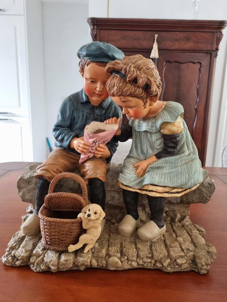Ot en Sien groot beeld met hondje en snoepzak., Verzamelen, Beelden en Beeldjes, Zo goed als nieuw, Mens, Ophalen of Verzenden