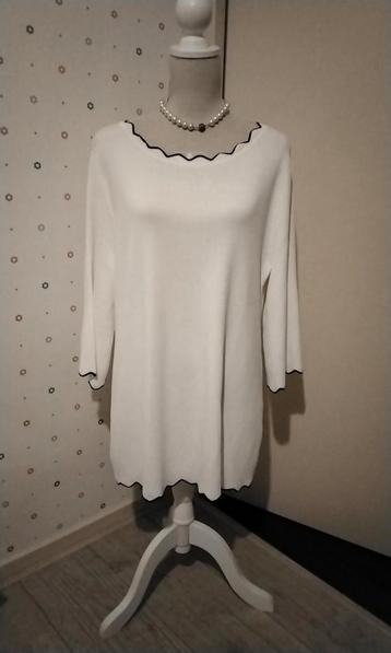 Nieuw van Only M,  wit tuniek/- trui, maat 50. beschikbaar voor biedingen