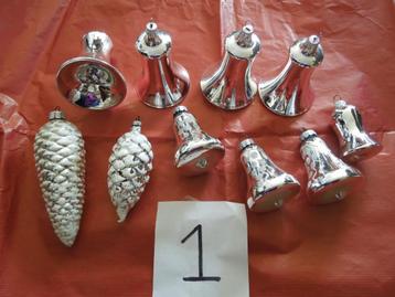 Glazen kerstversiering beschikbaar voor biedingen