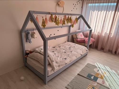 TK: Huisjesbed Petite Amelie grijs 200 x 90, Kinderen en Baby's, Kinderkamer | Bedden, Gebruikt, 180 cm of meer, 85 tot 100 cm