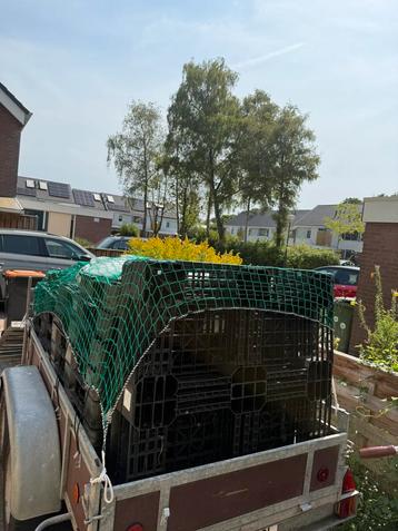 Pallets kunstof beschikbaar voor biedingen