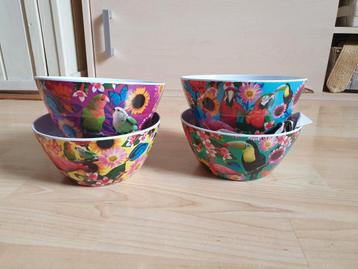 4 plastic melamine schaaltjes tropische vogels print beschikbaar voor biedingen