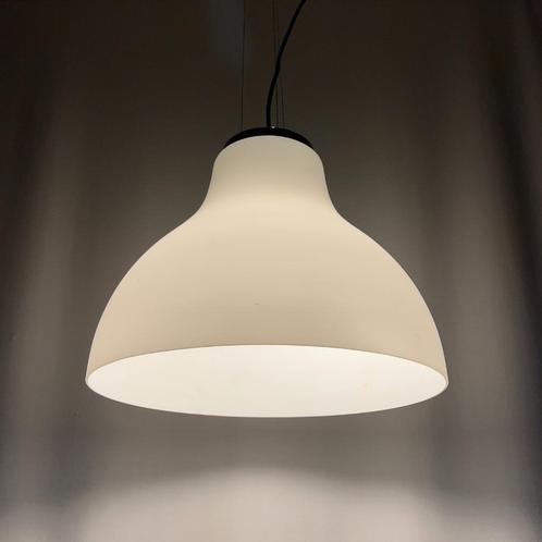 Deens design hanglamp Kelby chroom en melkglas door Herstal, Huis en Inrichting, Lampen | Hanglampen, Zo goed als nieuw, 50 tot 75 cm