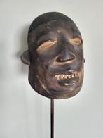Afrikaans Masker op Standaard - Congo, Ophalen