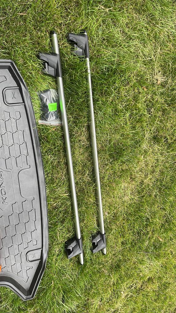 Hyundai Kona Sneeuwkettingen + Mat, Auto diversen, Dakdragers, Gebruikt, Ophalen