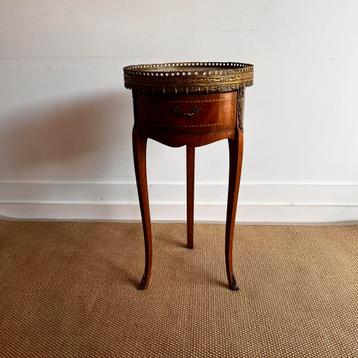 SALE !! Antiek Frans Louis XV tafel messing regaal marmer beschikbaar voor biedingen