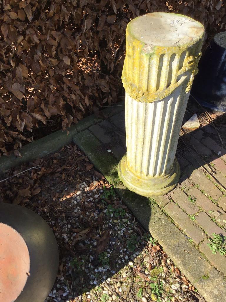 Tuin zuil van beton, Ophalen