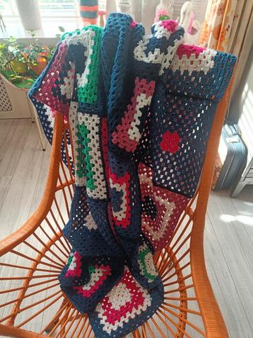 Retro gehaakt sprei beschikbaar voor biedingen