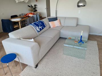'Grijze stoffen hoekbank met schade, 270 cm x 195 cm x 78 cm