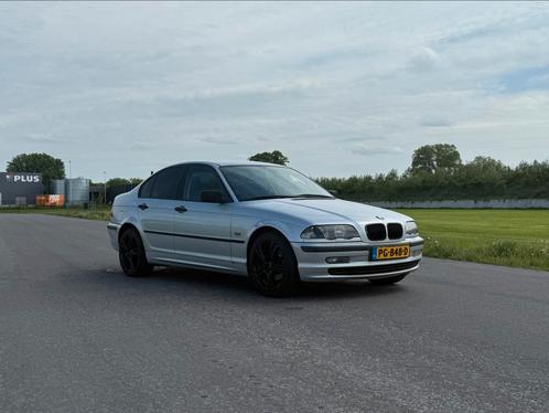 BMW 2000 Grijs, Auto's, BMW, Particulier, Benzine, Sedan, Handgeschakeld, Geïmporteerd, Zilver of Grijs, Zwart, Stof, Achterwielaandrijving