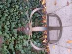 Kroon van ijzer. Gevel of tuin decoratie, Ophalen