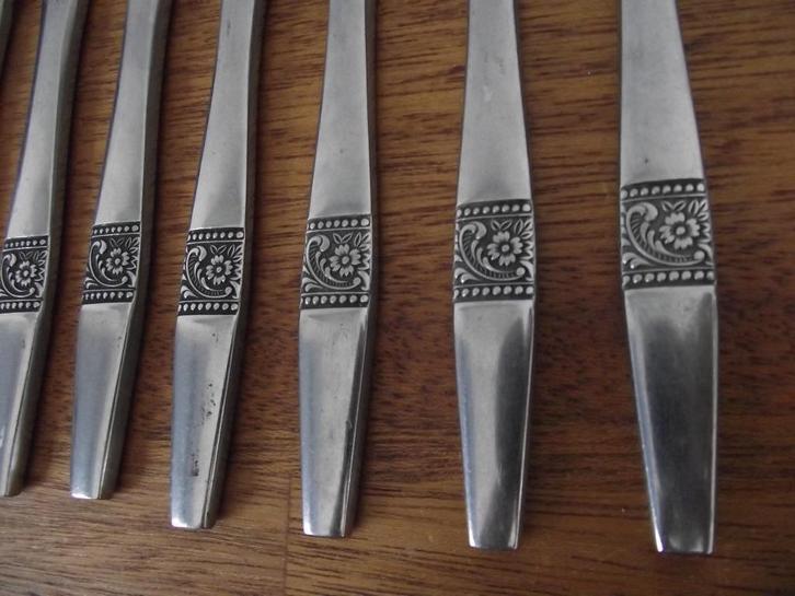 7 vintage gezwart bloem mes 20 cm Amefa stainless 1960 p st, Antiek en Kunst, Antiek | Bestek, Ophalen of Verzenden