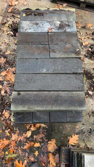 Betonnen Stapelblokken 15x15x60 beschikbaar voor biedingen