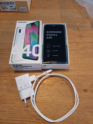 Samsung Galaxy A40 64 GB WIT zeer nette staat! beschikbaar voor biedingen