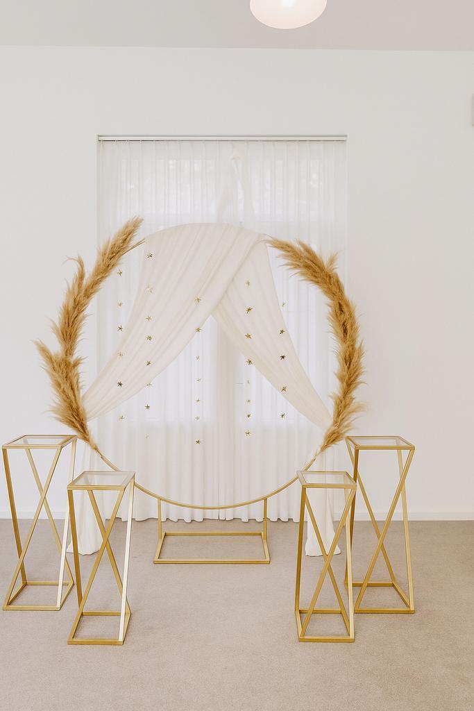 Boog + zuilen te huur voor bruiloft/feest, Hobby en Vrije tijd, Feestartikelen | Verhuur, Geboorte of Huwelijk, Ophalen