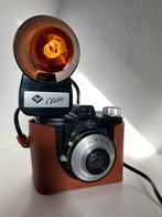 Cameralamp met flitslamp in originele leren hoes, Gebruikt, Ophalen of Verzenden, Retro, Vintage, Industrieel, Design, Recycle, Repurpose