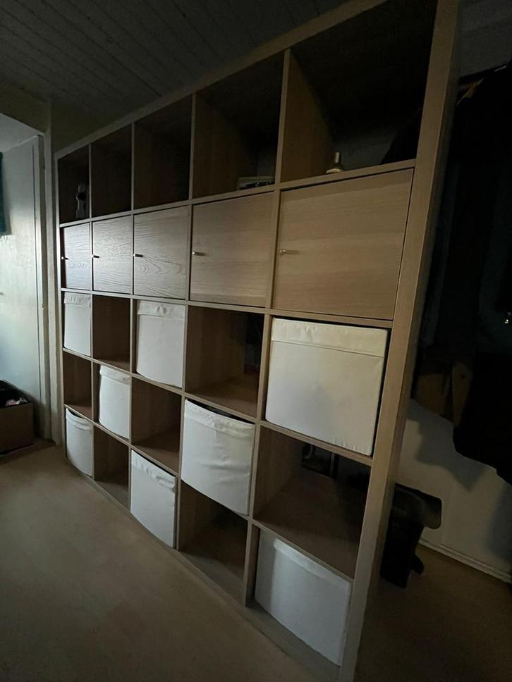Grote Kallax kast Ikea + opbergbakken, Huis en Inrichting, Kasten | Boekenkasten, Zo goed als nieuw, 150 tot 200 cm, 150 tot 200 cm