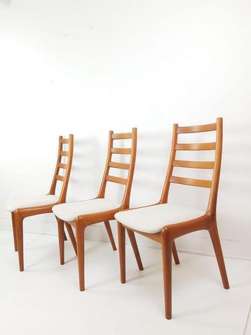 3 vintage massief teak houten stoelen nieuw gestoffeerd beschikbaar voor biedingen