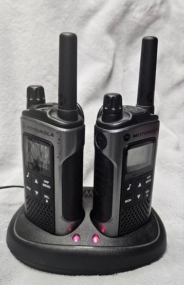 Motorola T80 TLKR  incl laadstation portofoon walkie talkie beschikbaar voor biedingen