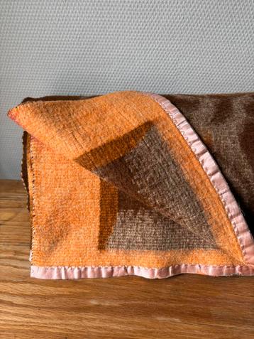 Vintage Bruin Wollen Woondeken met Barokke Patroon beschikbaar voor biedingen