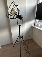 Industriële Vloerlamp op Statief – Zwart Metaal, Ophalen, 100 tot 150 cm, Zo goed als nieuw, Metaal