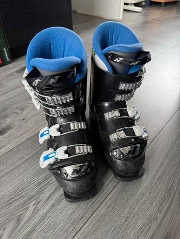 Skischoenen maat 19 beschikbaar voor biedingen