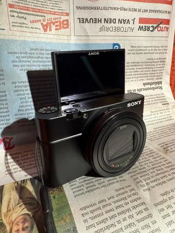 Sony RX100 Mark VI – Premium Compactcamera met 24–200mm Zoom beschikbaar voor biedingen