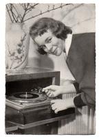 Conny Froboess (373) bij oude platenspeler 1960, Ophalen, 1960 tot 1980, Gelopen, Muziek