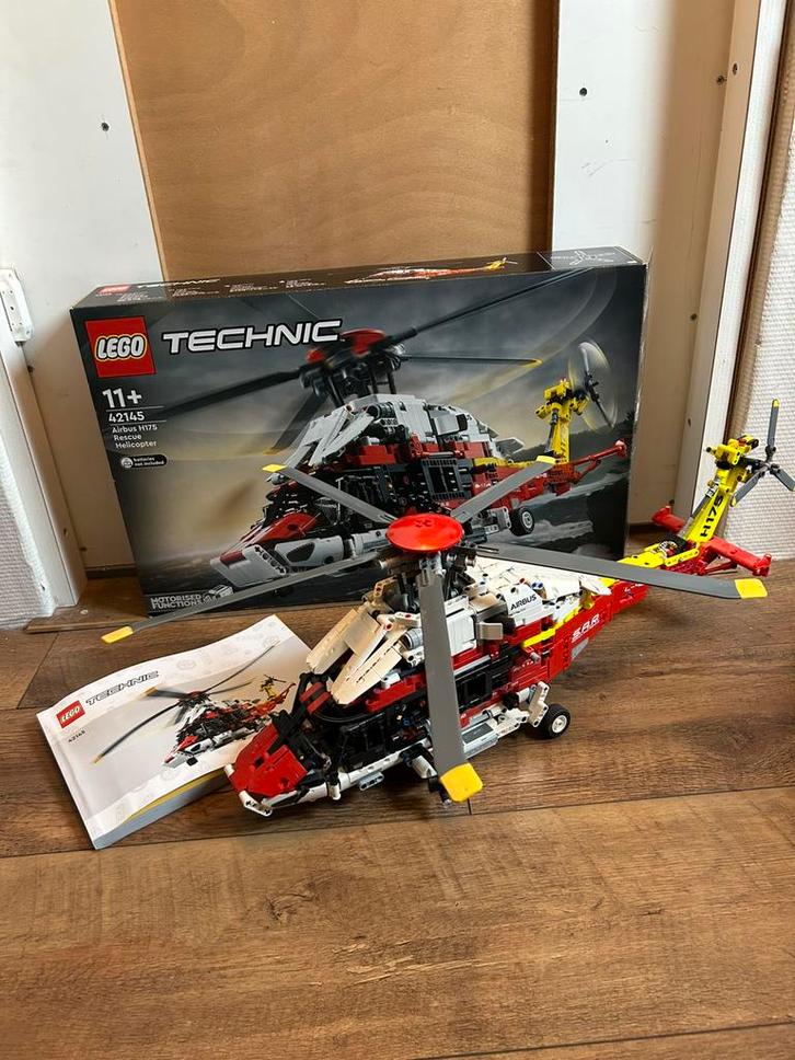 Lego technic 42145 Airbus H175, Kinderen en Baby's, Speelgoed | Duplo en Lego, Zo goed als nieuw, Lego, Complete set, Ophalen of Verzenden