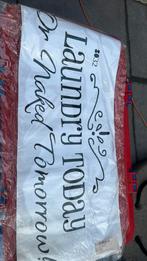 Laundry today or naked tomorrow, Ophalen of Verzenden, Zo goed als nieuw