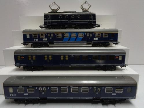 NS set: Marklin 1101 + 3x NS rijtuigen blauw. (H0), Hobby en Vrije tijd, Modeltreinen | H0, Gebruikt, Treinset, Wisselstroom, Märklin