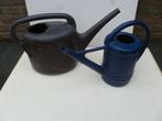 2 Tuingieters. Kunststof. 5 liter en 10 liter., Ophalen of Verzenden, Zo goed als nieuw, Kunststof
