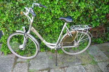 BATAVUS INTERMEZZO SURPREME DAMESFIETS framemaat 61. Grote d beschikbaar voor biedingen