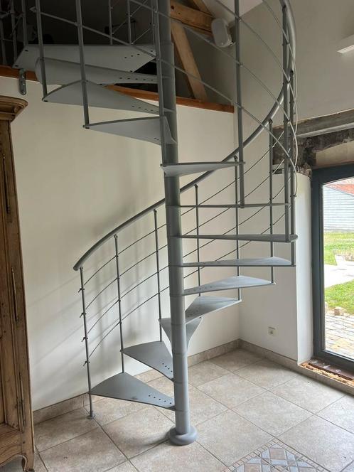 Draaitrap metaal, Doe-het-zelf en Verbouw, Ladders en Trappen, Zo goed als nieuw, Trap, 2 tot 4 meter, Ophalen