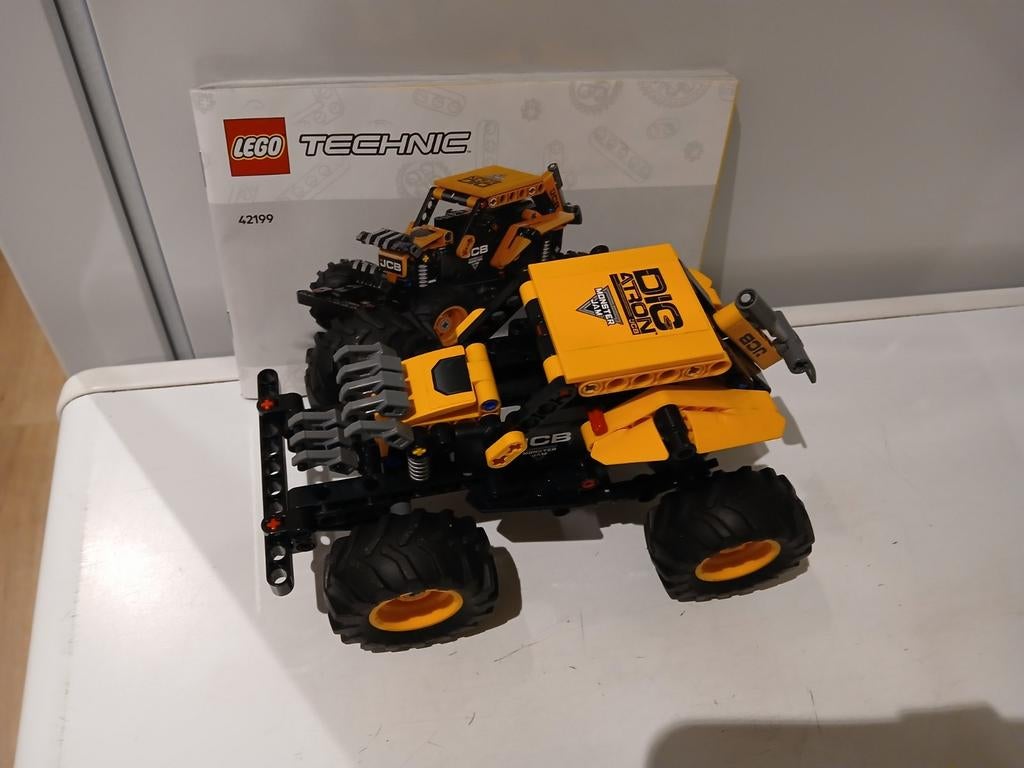 lego technic 42199 JCB met frictiemotor monstertruck, Ophalen of Verzenden, Zo goed als nieuw, Complete set, Lego