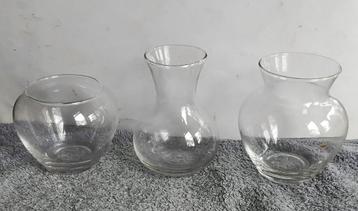 Serie Glazen vaasjes beschikbaar voor biedingen
