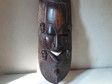 Afrikaans masker beschikbaar voor biedingen