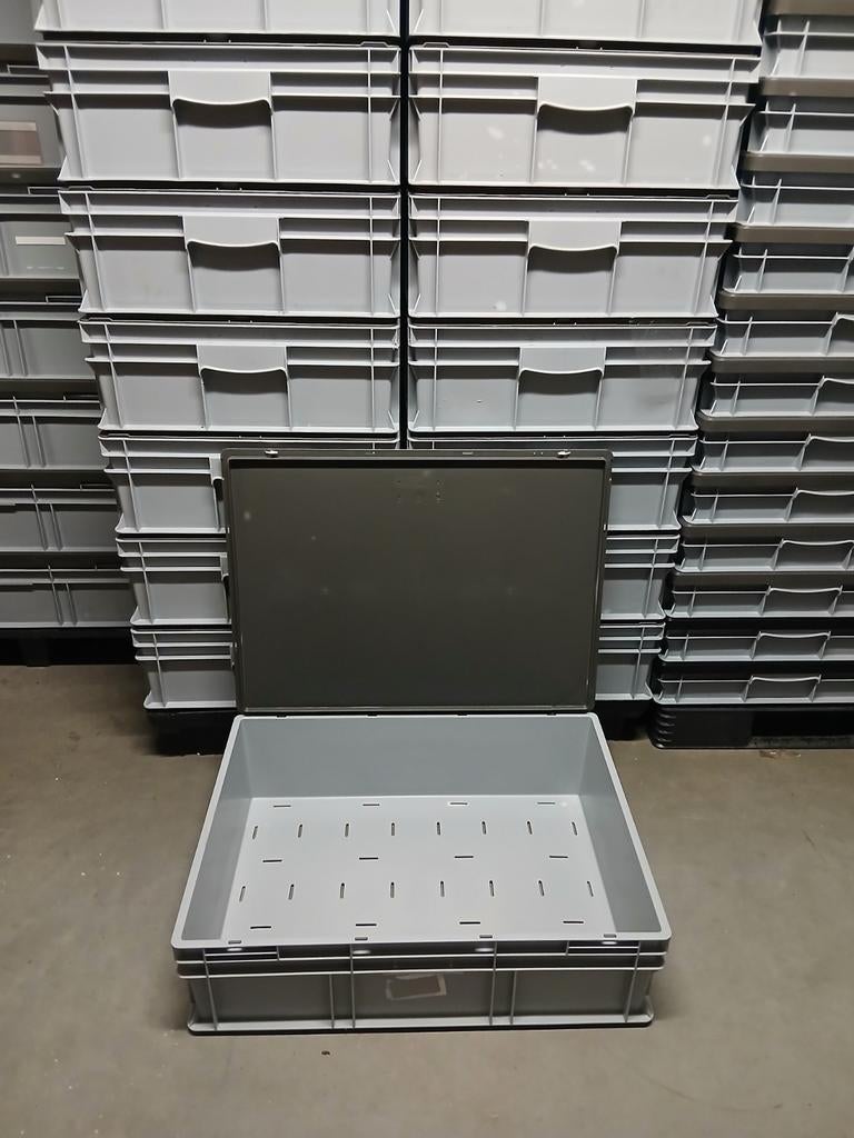 Kunststof bakken 80x60x23cm met deksel - Gebruikt bak kist, Doe-het-zelf en Verbouw, Kratten en Dozen, Zo goed als nieuw, Bak of Kist