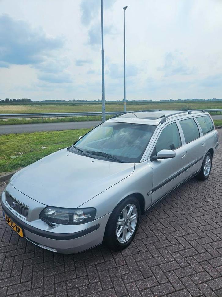 Volvo V70 2.5 T  AUT 2003 Grijs., Auto's, Volvo, Particulier, V70, Benzine, F, Stationwagon, Automaat, Origineel Nederlands, Zilver of Grijs