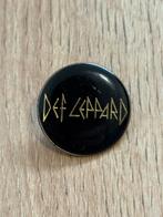 Def Leppard Vintage Pin Rock, Verzamelen, Speldjes, Pins en Buttons, Ophalen of Verzenden, Gebruikt, Merk, Speldje of Pin