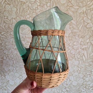 Italiaanse vintage water- of wijnkan / karaf met rotan beschikbaar voor biedingen
